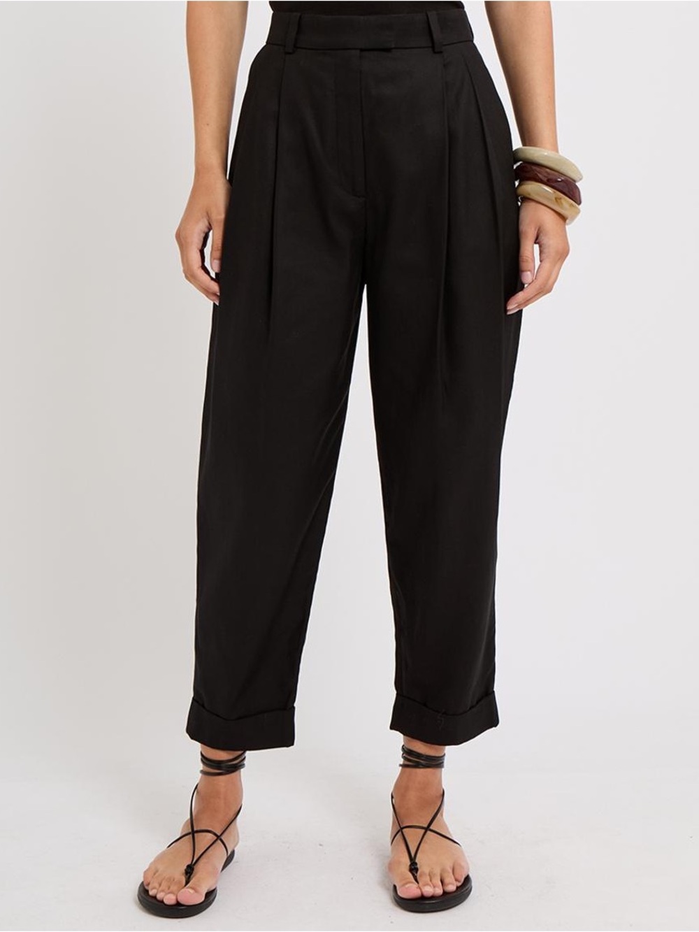 COS Black Relaxed Tapered Trouser Size 4 Pleated Cropped Hem Minimalist Casual